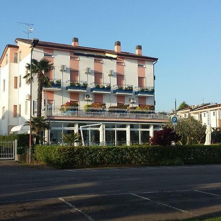 Hotel Cristallo Peschiera del Garda Exterior foto