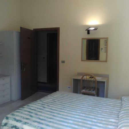 Hotel Cristallo Peschiera del Garda Exterior foto