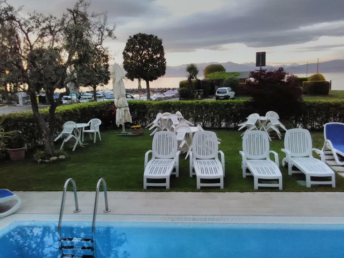 Hotel Cristallo Peschiera del Garda Exterior foto