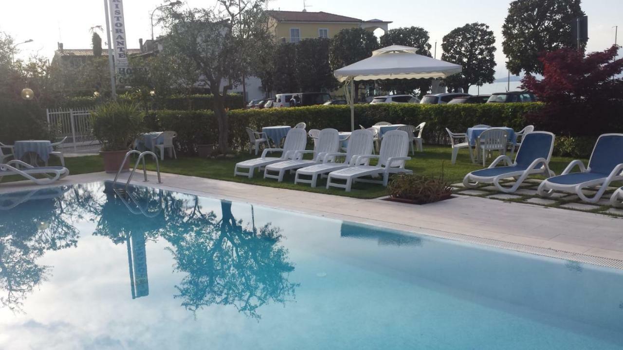 Hotel Cristallo Peschiera del Garda Exterior foto