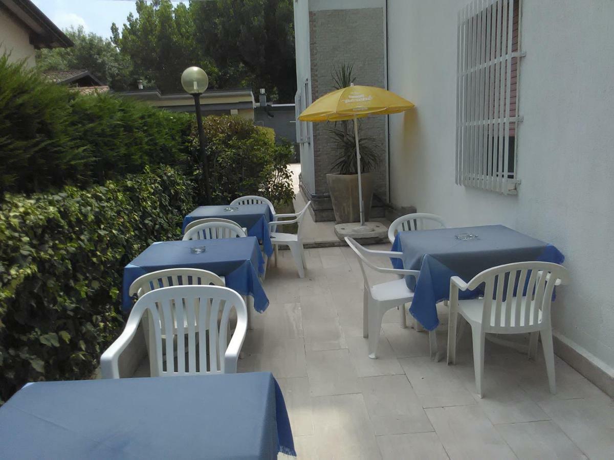 Hotel Cristallo Peschiera del Garda Exterior foto